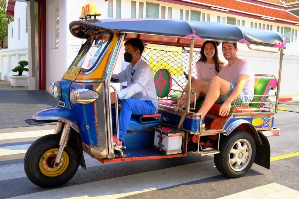 cuanto cuesta viajar a Tailandia